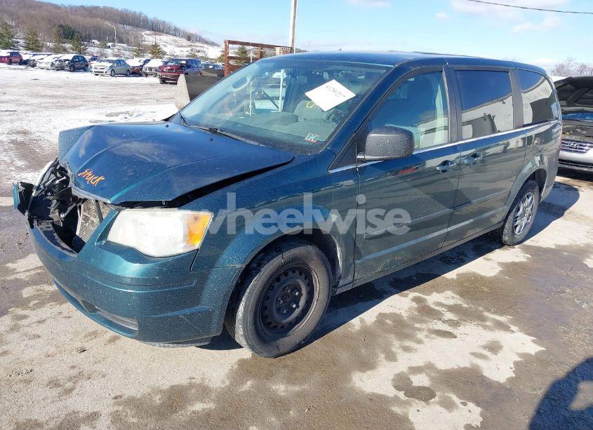 Photo 2 of 2009 Chrysler Town & COUNTRY LX (VIN 2A8HR44E29R570082)