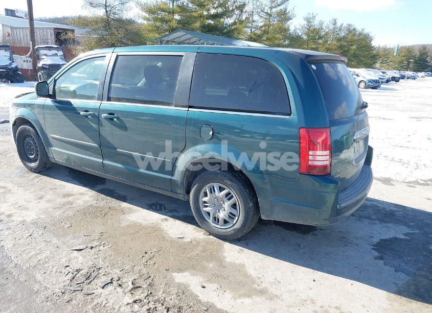Photo 3 of 2009 Chrysler Town & COUNTRY LX (VIN 2A8HR44E29R570082)