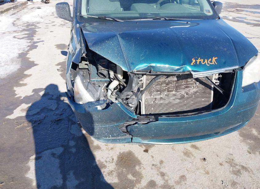 Photo 6 of 2009 Chrysler Town & COUNTRY LX (VIN 2A8HR44E29R570082)