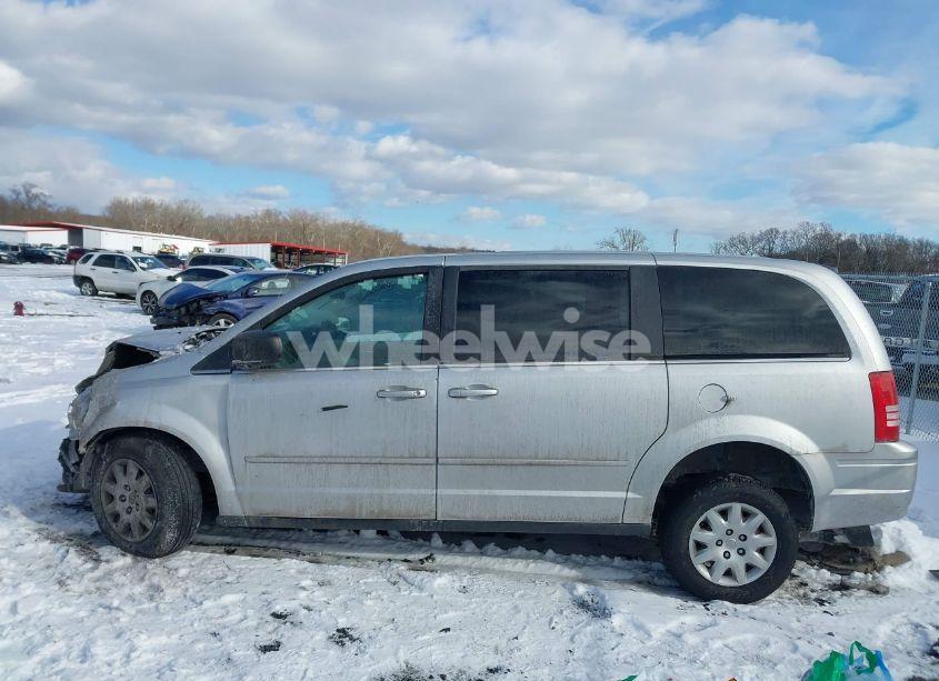 Photo 13 of 2009 Chrysler Town & COUNTRY LX (VIN 2A8HR44E29R607101)