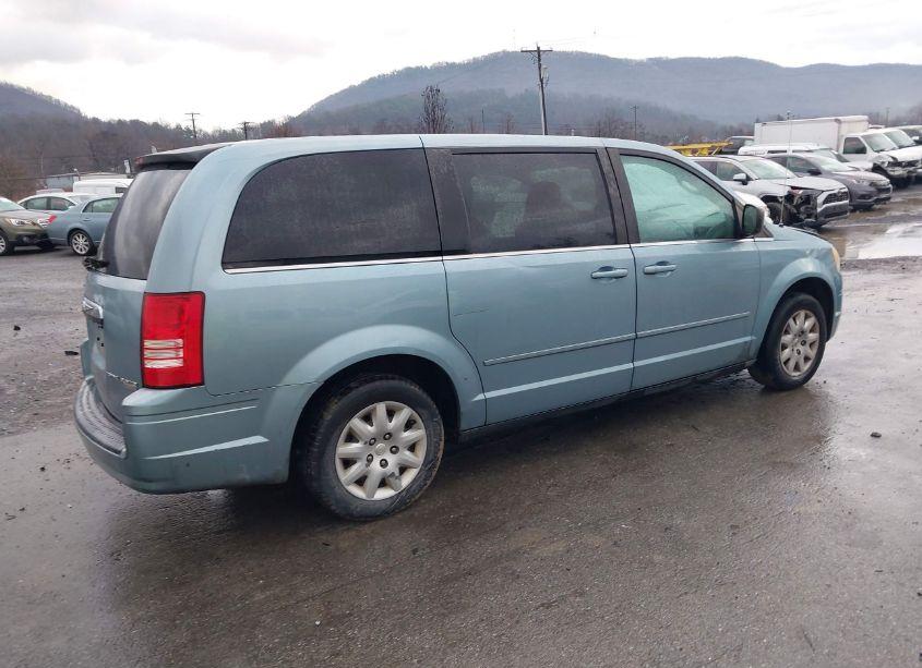 Photo 4 of 2009 Chrysler Town & COUNTRY LX (VIN 2A8HR44E29R652443)