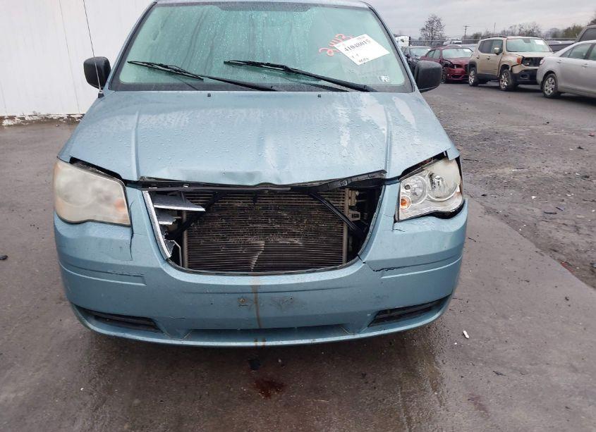Photo 6 of 2009 Chrysler Town & COUNTRY LX (VIN 2A8HR44E29R652443)