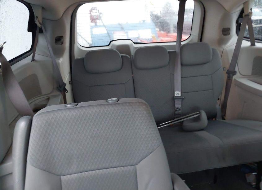 Photo 8 of 2009 Chrysler Town & COUNTRY LX (VIN 2A8HR44E29R652443)