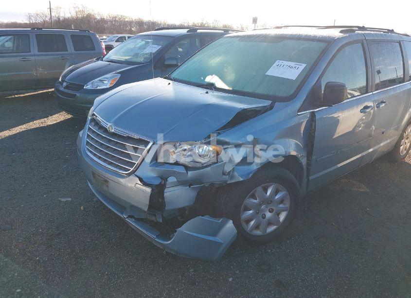 Photo 6 of 2009 Chrysler Town & COUNTRY LX (VIN 2A8HR44E39R512675)