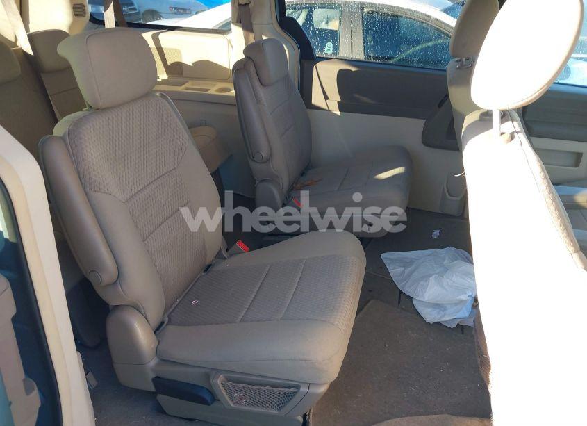 Photo 8 of 2009 Chrysler Town & COUNTRY LX (VIN 2A8HR44E39R512675)