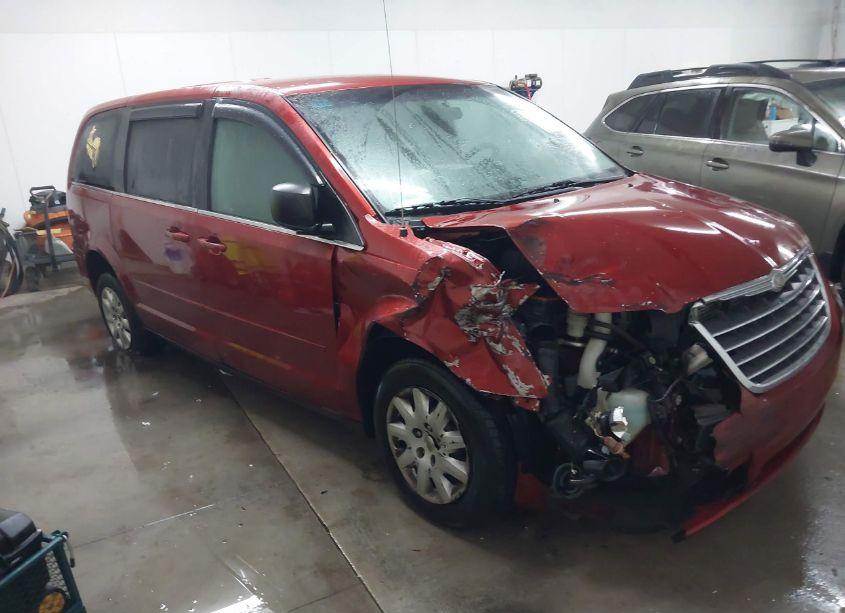 2009 Chrysler Town & COUNTRY LX (VIN 2A8HR44E49R528996) main photo
