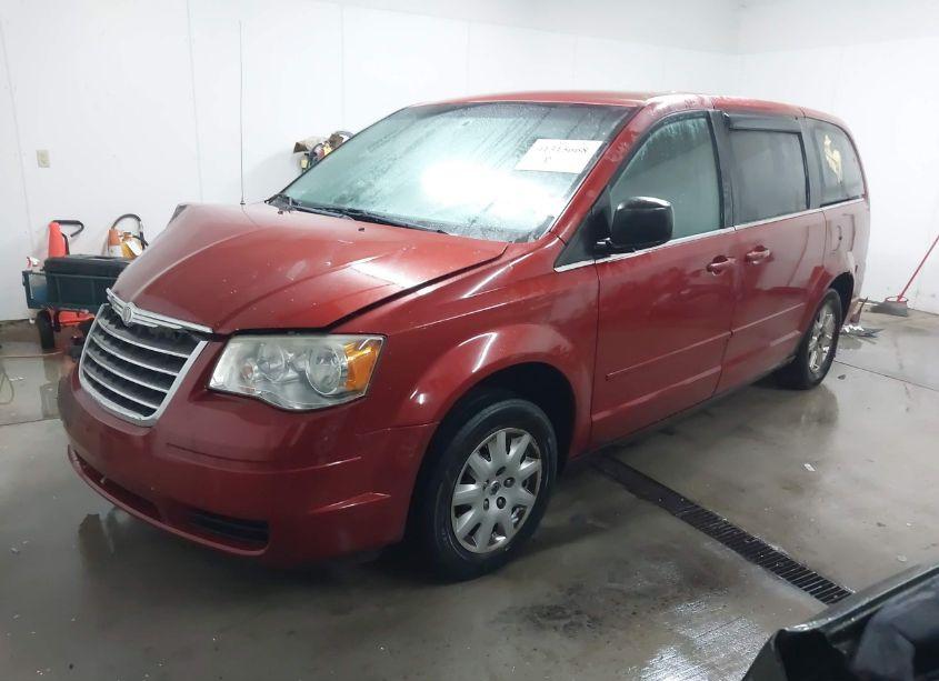 Photo 2 of 2009 Chrysler Town & COUNTRY LX (VIN 2A8HR44E49R528996)