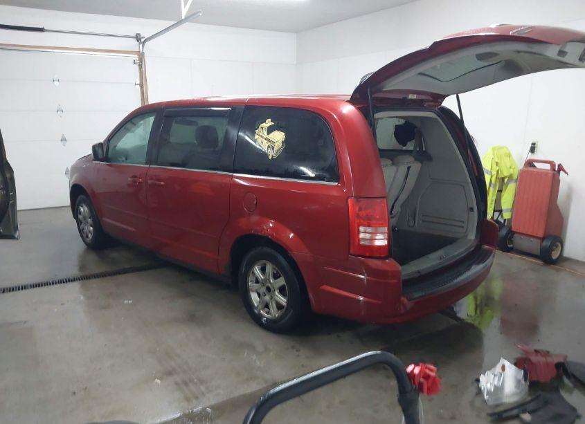 Photo 3 of 2009 Chrysler Town & COUNTRY LX (VIN 2A8HR44E49R528996)