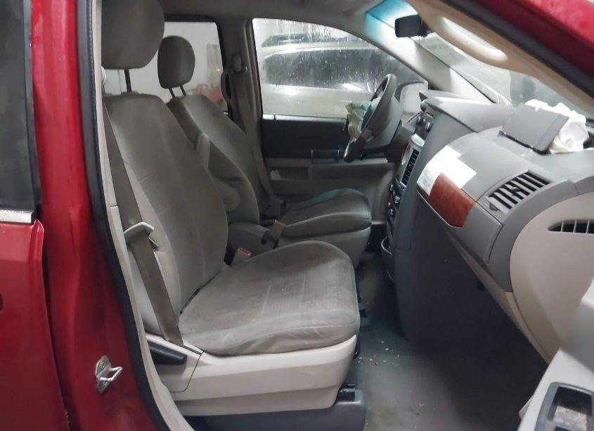 Photo 5 of 2009 Chrysler Town & COUNTRY LX (VIN 2A8HR44E49R528996)