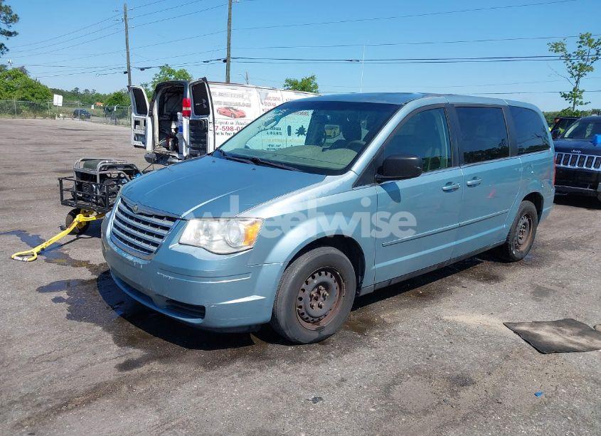 Photo 2 of 2009 Chrysler Town & COUNTRY LX (VIN 2A8HR44E49R560475)