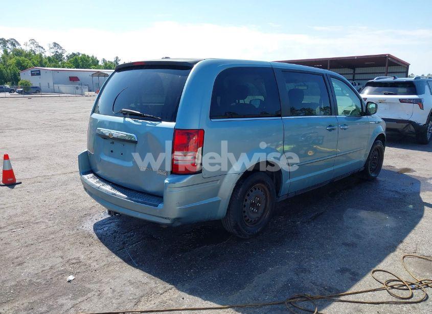 Photo 4 of 2009 Chrysler Town & COUNTRY LX (VIN 2A8HR44E49R560475)