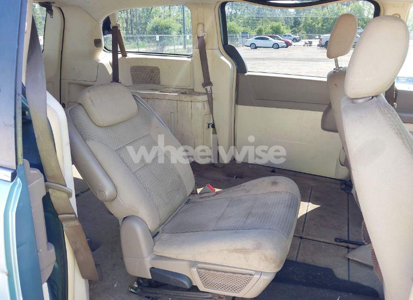 Photo 8 of 2009 Chrysler Town & COUNTRY LX (VIN 2A8HR44E49R560475)