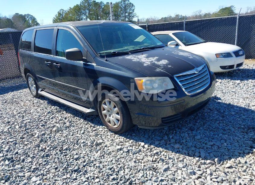 2009 Chrysler Town & COUNTRY LX (VIN 2A8HR44E49R689977) main photo