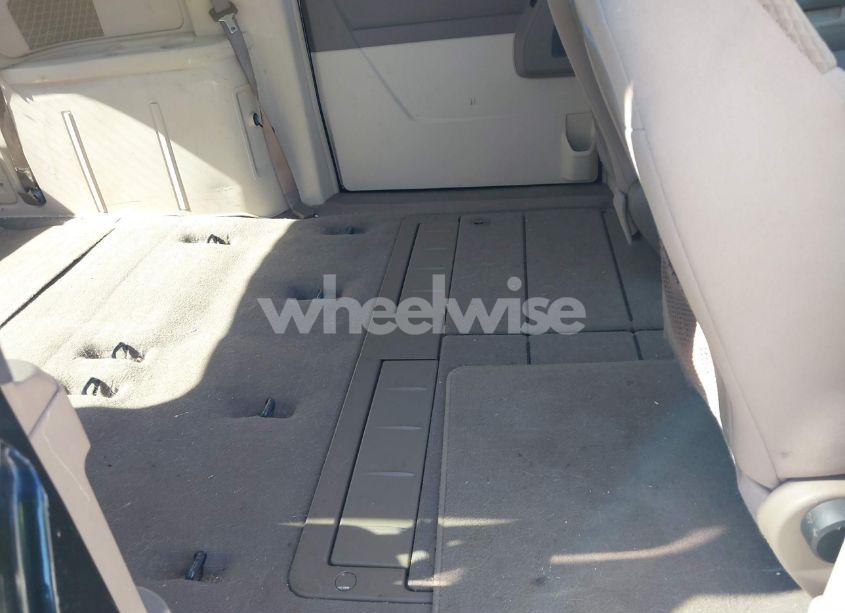 Photo 8 of 2009 Chrysler Town & COUNTRY LX (VIN 2A8HR44E49R689977)