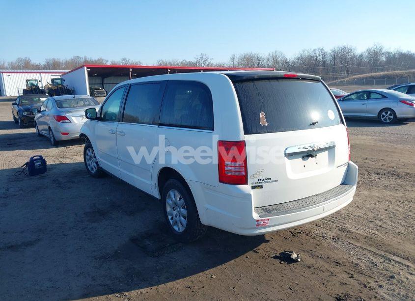Photo 3 of 2009 Chrysler Town & COUNTRY LX (VIN 2A8HR44E59R530031)