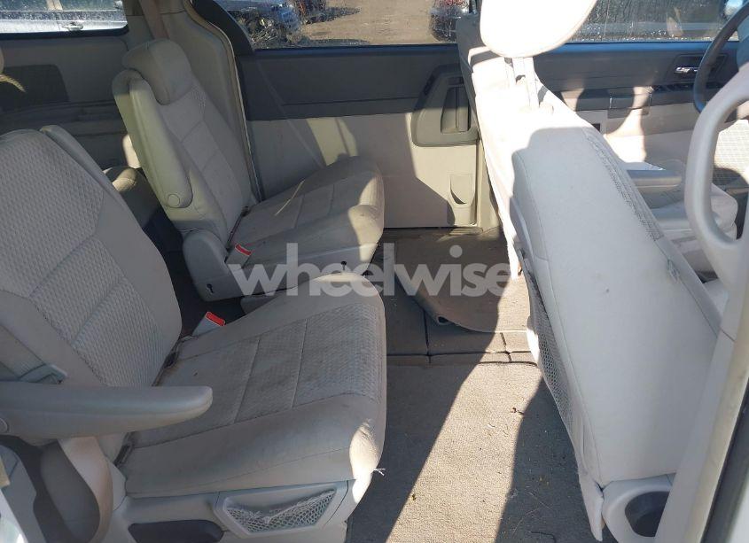 Photo 8 of 2009 Chrysler Town & COUNTRY LX (VIN 2A8HR44E59R530031)