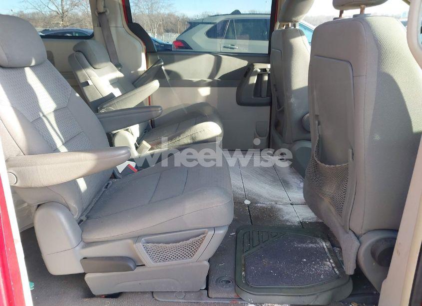 Photo 8 of 2009 Chrysler Town & COUNTRY LX (VIN 2A8HR44E59R547377)