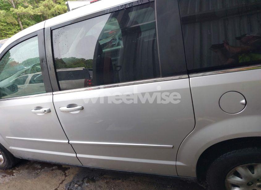 Photo 14 of 2009 Chrysler Town & COUNTRY LX (VIN 2A8HR44E59R570092)