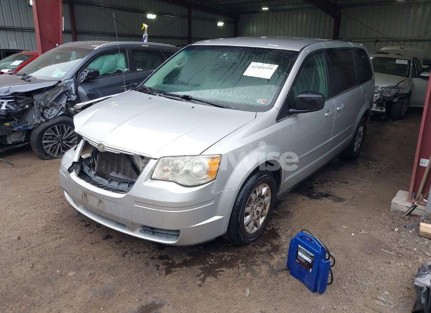 Photo 2 of 2009 Chrysler Town & COUNTRY LX (VIN 2A8HR44E59R570092)