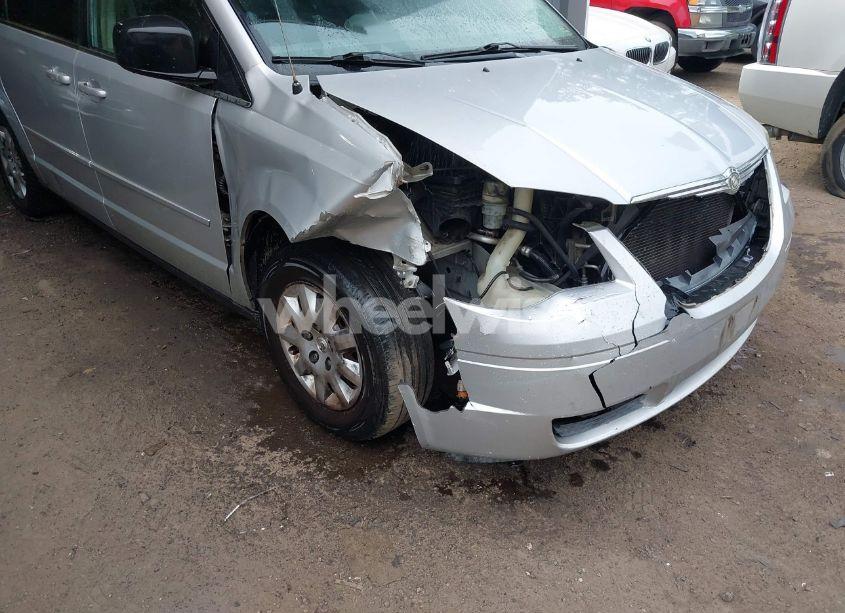 Photo 6 of 2009 Chrysler Town & COUNTRY LX (VIN 2A8HR44E59R570092)