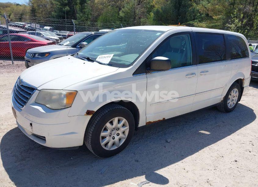 Photo 2 of 2009 Chrysler Town & COUNTRY LX (VIN 2A8HR44E69R512668)