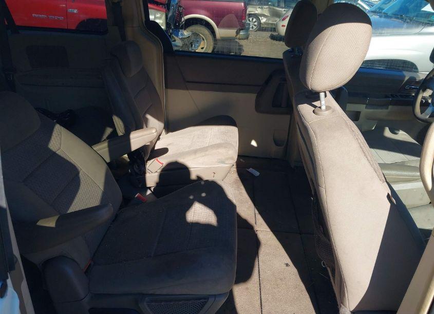 Photo 8 of 2009 Chrysler Town & COUNTRY LX (VIN 2A8HR44E79R503851)