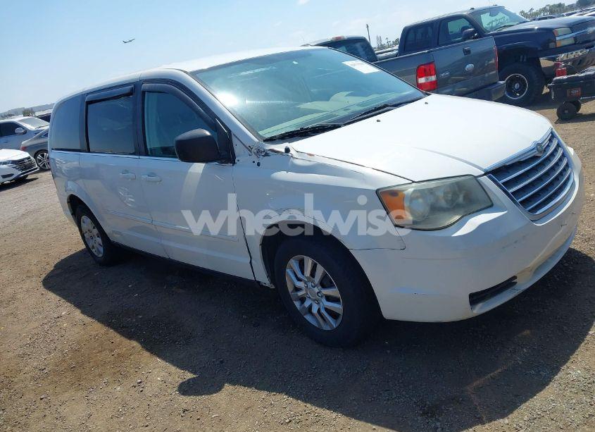 2009 Chrysler Town & COUNTRY LX (VIN 2A8HR44E79R549129) main photo