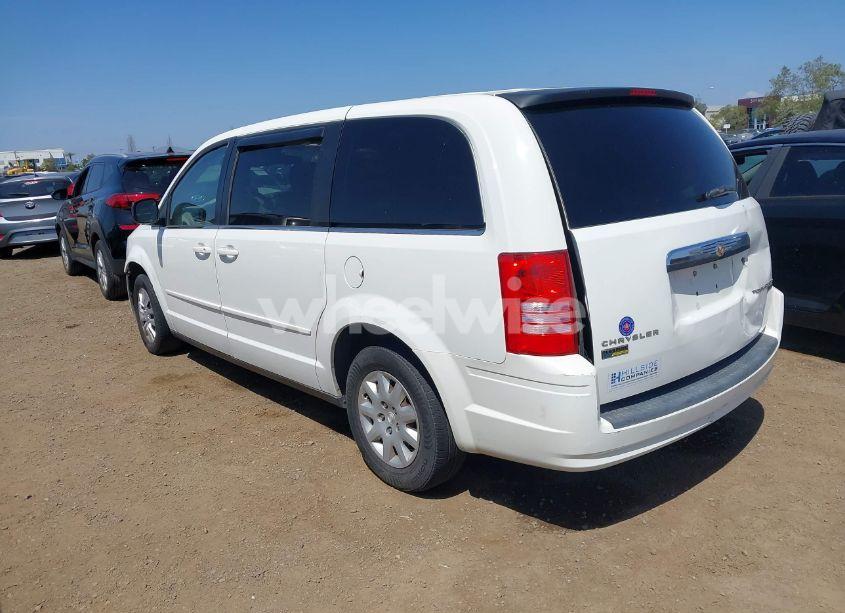 Photo 3 of 2009 Chrysler Town & COUNTRY LX (VIN 2A8HR44E79R549129)