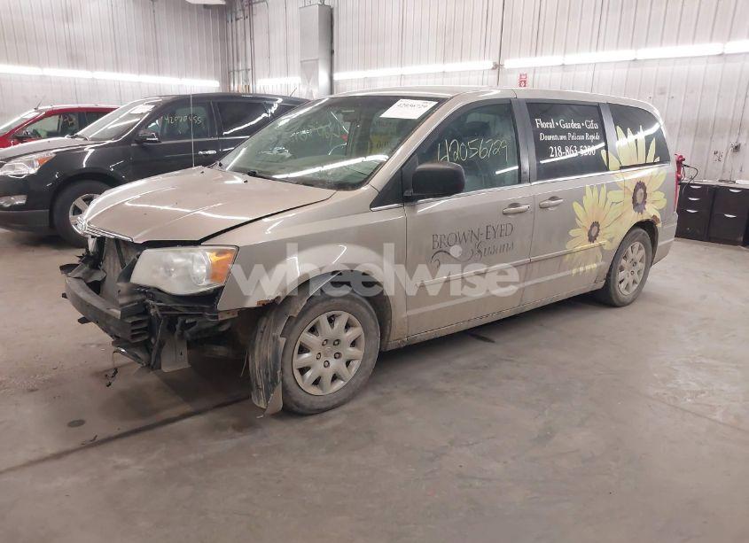 Photo 2 of 2009 Chrysler Town & COUNTRY LX (VIN 2A8HR44E79R683493)