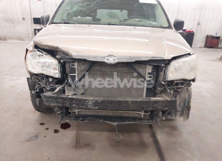 Photo 6 of 2009 Chrysler Town & COUNTRY LX (VIN 2A8HR44E79R683493)