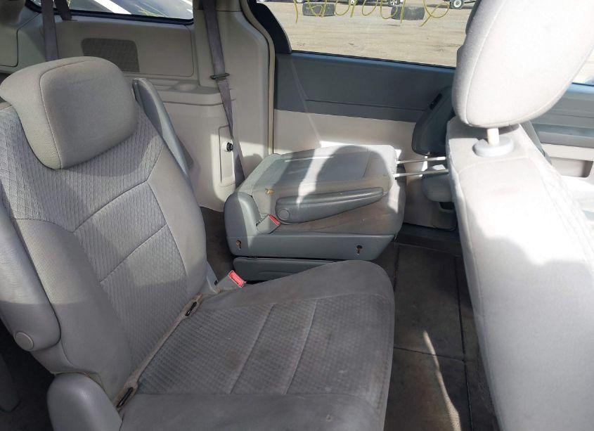 Photo 8 of 2009 Chrysler Town & COUNTRY LX (VIN 2A8HR44E89R527348)