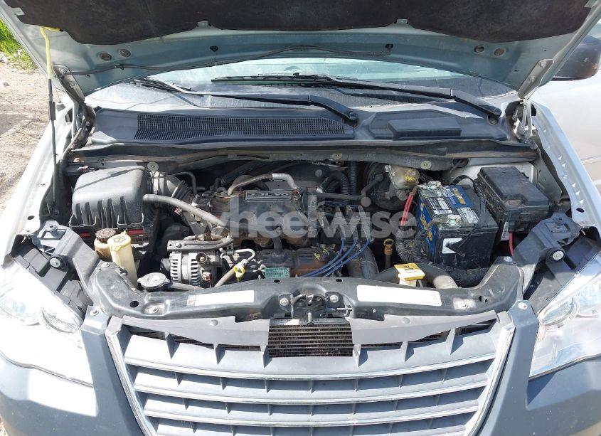 Photo 10 of 2009 Chrysler Town & COUNTRY LX (VIN 2A8HR44E89R630611)