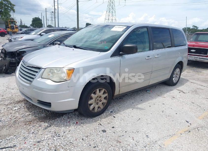 Photo 2 of 2009 Chrysler Town & COUNTRY LX (VIN 2A8HR44E99R542621)