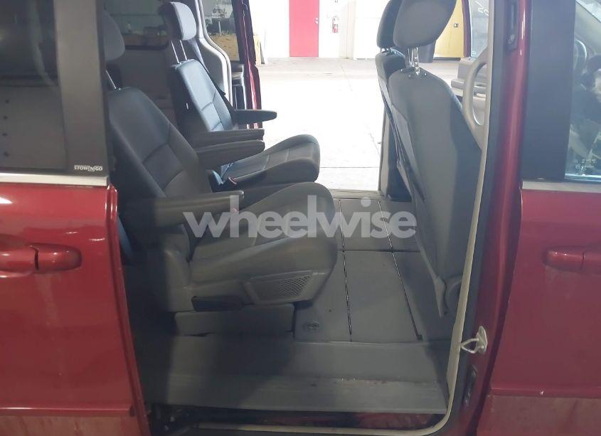 Photo 8 of 2009 Chrysler Town & COUNTRY LX (VIN 2A8HR44E99R652939)