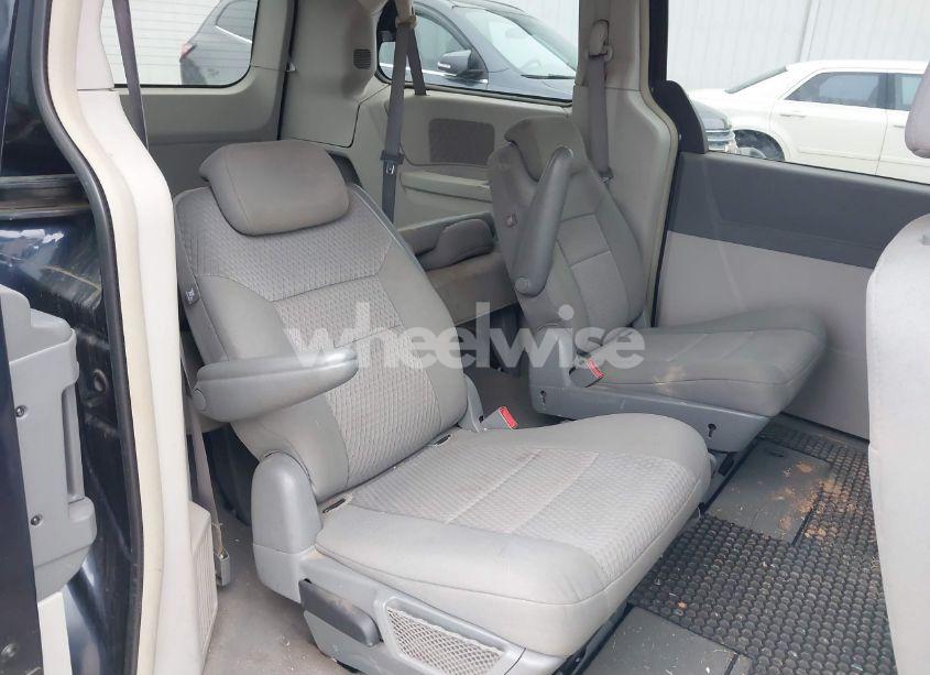 Photo 8 of 2008 Chrysler Town & COUNTRY LX (VIN 2A8HR44H08R634404)