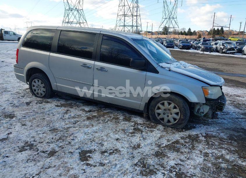 2008 Chrysler Town & COUNTRY LX (VIN 2A8HR44H08R831525) main photo