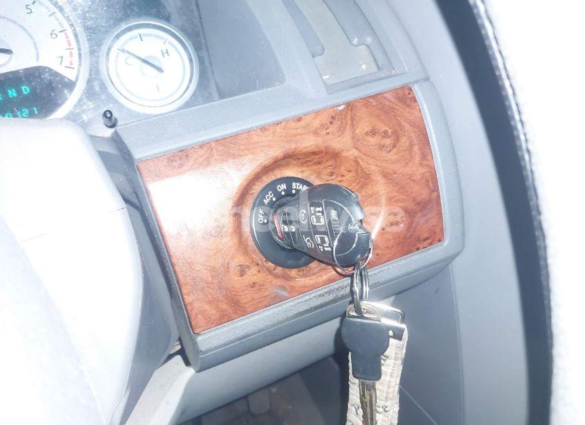 Photo 11 of 2008 Chrysler Town & COUNTRY LX (VIN 2A8HR44H18R643211)