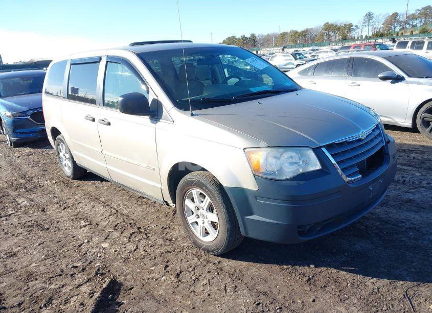 2008 Chrysler Town & COUNTRY LX (VIN 2A8HR44H18R724984) main photo