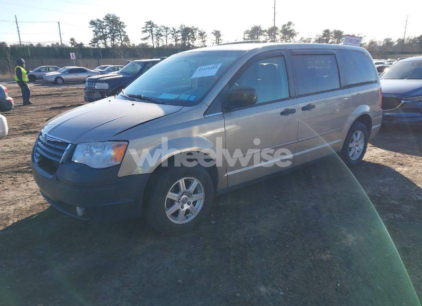 Photo 2 of 2008 Chrysler Town & COUNTRY LX (VIN 2A8HR44H18R724984)