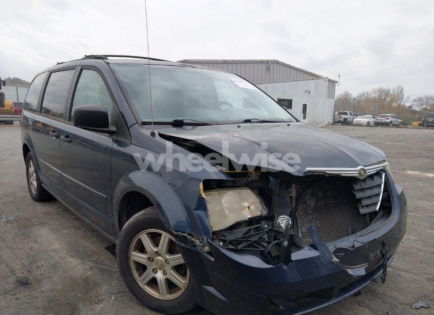 2008 Chrysler Town & COUNTRY LX (VIN 2A8HR44H28R114978) main photo