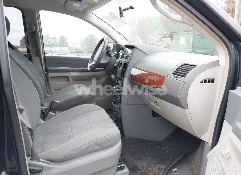 Photo 5 of 2008 Chrysler Town & COUNTRY LX (VIN 2A8HR44H28R114978)