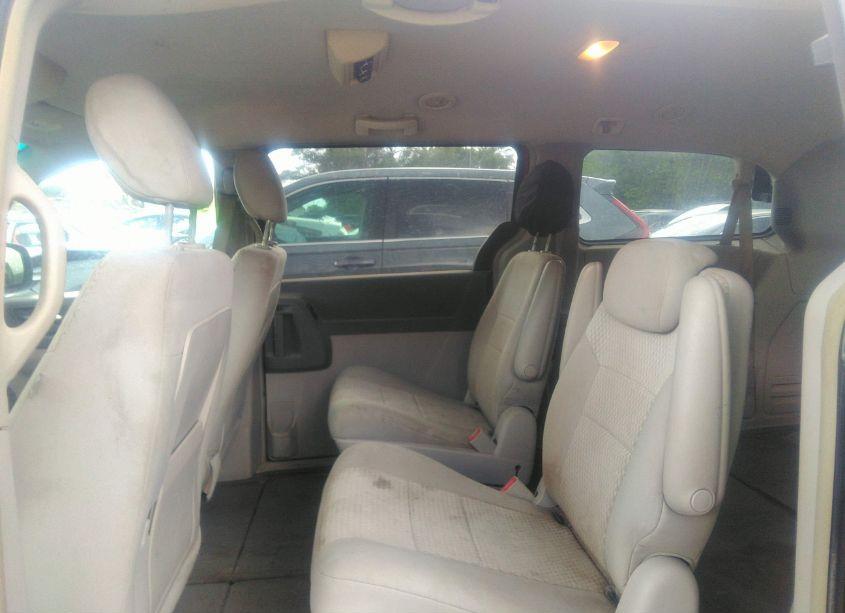 Photo 8 of 2008 Chrysler Town & COUNTRY LX (VIN 2A8HR44H38R103293)