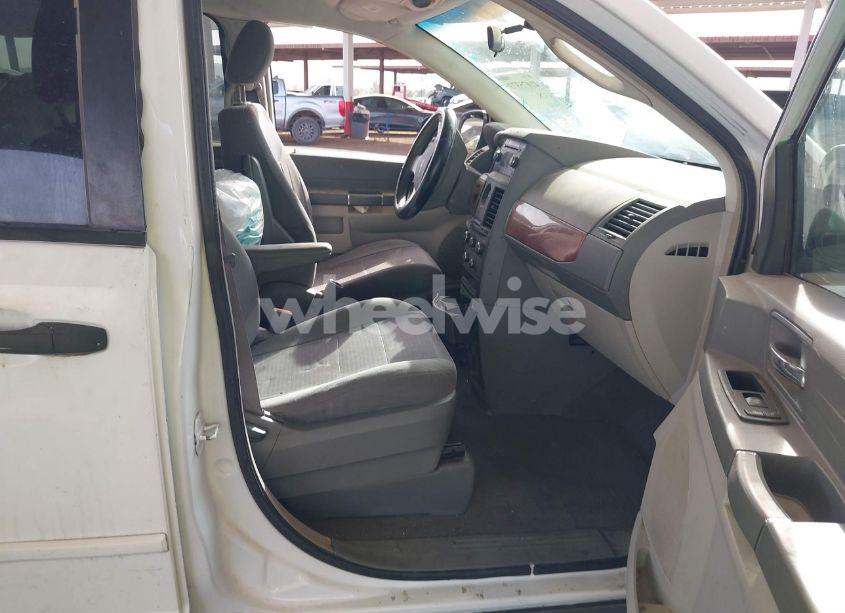 Photo 5 of 2008 Chrysler Town & COUNTRY LX (VIN 2A8HR44H38R671009)