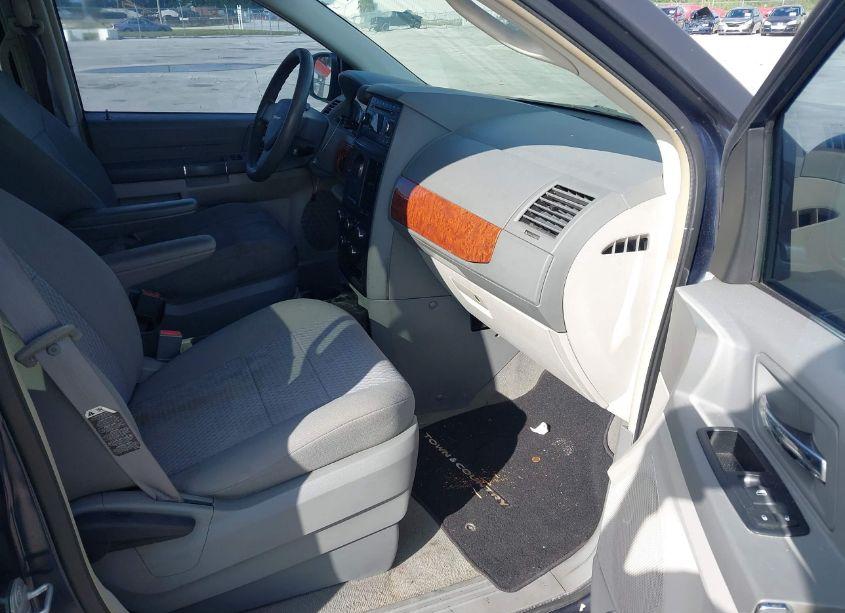 Photo 5 of 2008 Chrysler Town & COUNTRY LX (VIN 2A8HR44H38R756917)