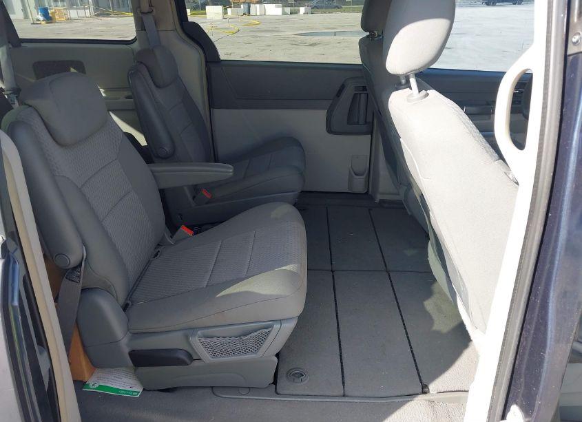 Photo 8 of 2008 Chrysler Town & COUNTRY LX (VIN 2A8HR44H38R756917)