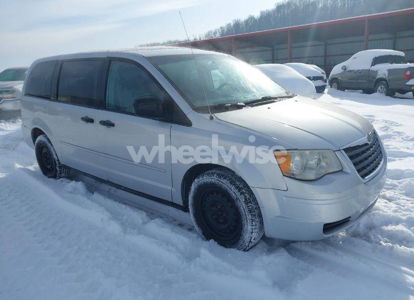 2008 Chrysler Town & COUNTRY LX (VIN 2A8HR44H38R768226) main photo