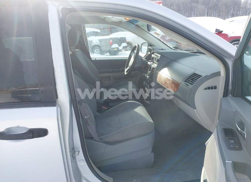 Photo 5 of 2008 Chrysler Town & COUNTRY LX (VIN 2A8HR44H38R768226)