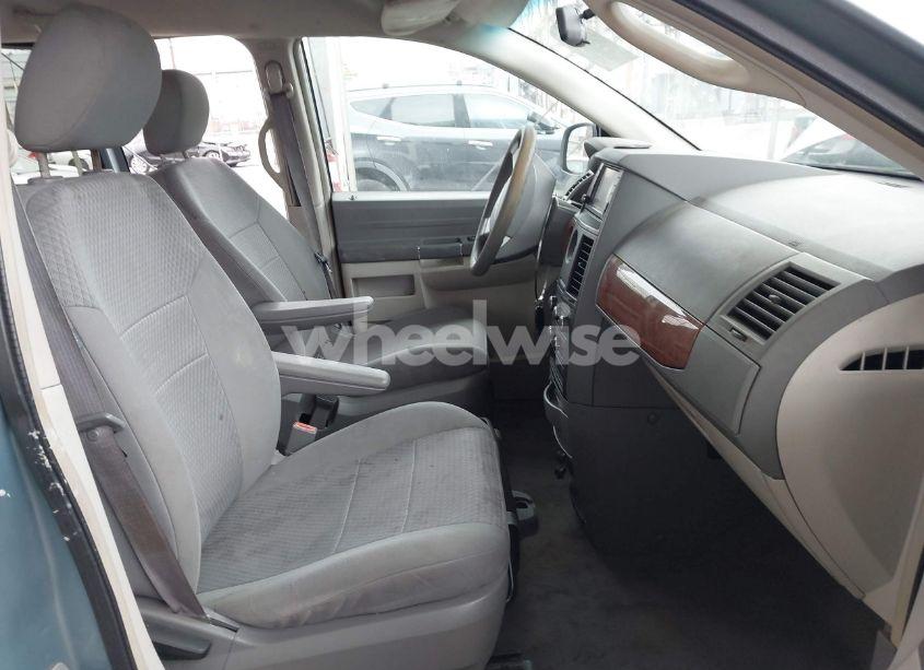 Photo 5 of 2008 Chrysler Town & COUNTRY LX (VIN 2A8HR44H38R831695)