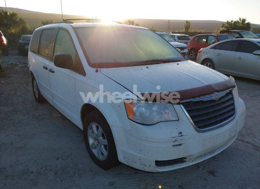 2008 Chrysler Town & COUNTRY LX (VIN 2A8HR44H48R604970) main photo