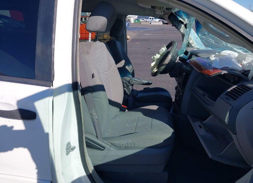 Photo 5 of 2008 Chrysler Town & COUNTRY LX (VIN 2A8HR44H48R721237)